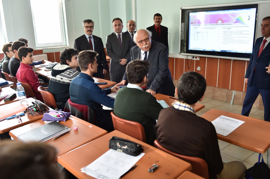Minister Avcı visits Kütahya Nafi Güral Science High School