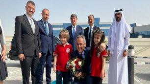 MINISTER ÖZER VISITS TURKISH SCHOOL IN QATAR